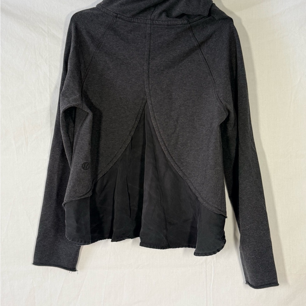 Lululemon Pull Me Over Gray Sweatshirt Hoodie Size 8 - Picture 5 of 7